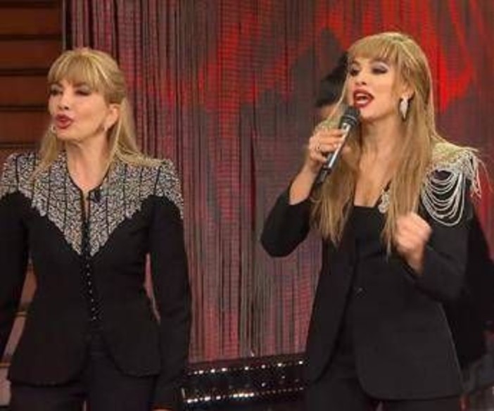 Ballando con le stelle, Milly Carlucci scende in pista e balla con... Milly