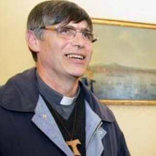 Don Patriciello: "Nozze 'Me contro Te' a pagamento ci interrogano, nel rapporto coi giovani qualcosa si è inceppato"