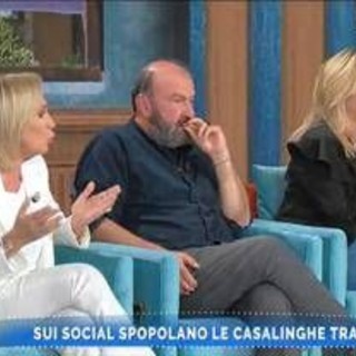 Bortone-Lambertucci, duello a Bar Centrale: "Ce l'hai con me?" Bortone-Lambertucci, duello a Bar Centrale: "Ce l'hai con me?"