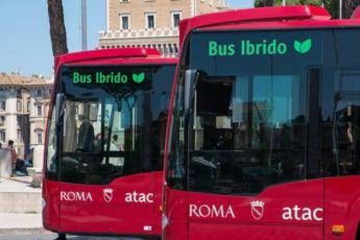 Trasporti a Roma, rimborsi per oltre 3 milioni agli abbonati annuali Metrebus