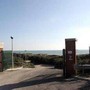Cancelli di Ostia, spiagge senza servizi. Le critiche: &quot;Campidoglio improvvisa sulla pelle dei bagnanti&quot;