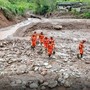 Cina, colata di fango nel Sichuan. Due morti e tre dispersi Cina, colata di fango nel Sichuan. Due morti e tre dispersi