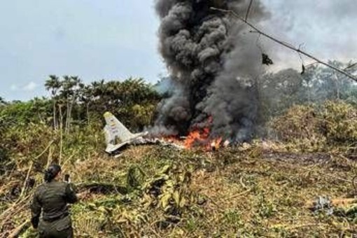 Colombia, precipita aereo militare da trasporto: 80 morti Colombia, precipita aereo militare da trasporto: 80 morti