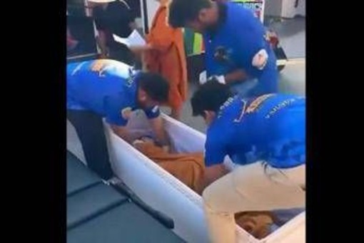 Creduta morta bussa dalla bara: stava per essere cremata