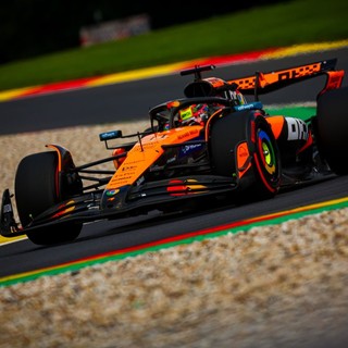 In Belgio Piastri conquista la pole per la sprint race, 4° Leclerc