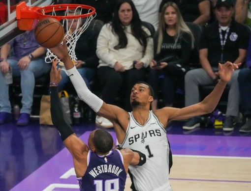 Spurs alle Nba Finals dopo 12 anni, Okc eliminata in gara-7 Spurs alle Nba Finals dopo 12 anni, Okc eliminata in gara-7