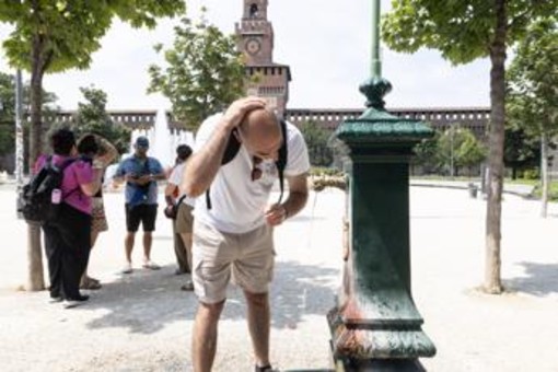 Ennesima ondata di caldo, la previsione: "Temperature 7 gradi sopra le medie" Ennesima ondata di caldo, la previsione: "Temperature 7 gradi sopra le medie"