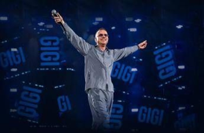 Gigi D'Alessio torna in tour e sogna San Siro: "La mia intelligenza napoletana, non artificiale"