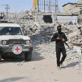 Riapre domani il valico di Allenby per gli aiuti a Gaza. Hamas: &quot;Violazioni da Israele, no inizio fase 2&quot;