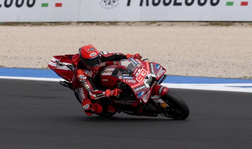 Marc Marquez trionfa al Gp di San Marino, Bezzecchi subito out