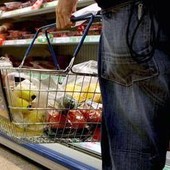Il dilemma: insalata e affettati freschi o in busta? Guida pratica per pasti express e i rischi da evitare