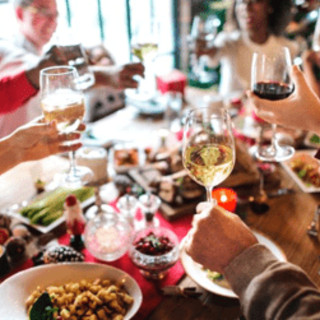 Natale, sale la spesa per i cenoni: dipende solo dai prezzi?