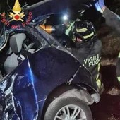 Si schianta contro albero, morto ragazzo di 20 anni nel Catanzarese