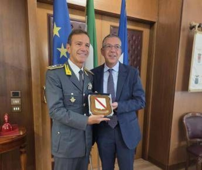 Campania, Manfredi incontra gen. Manna comandante regionale Guardia di Finanza Campania, Manfredi incontra gen. Manna comandante regionale Guardia di Finanza