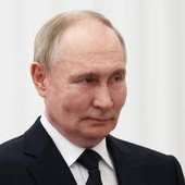 Mosca, droni ucraini contro aeroporti impediscono l'atterraggio di Putin