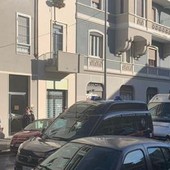Milano, uomo trovato morto in un appartamento: ferite alla testa, ipotesi omicidio