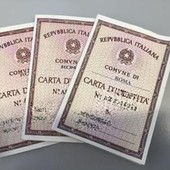 Carta d'identità cartacea, da oggi stop per l'espatrio: cosa cambia e chi deve fare la Cie Carta d'identità cartacea, da oggi stop per l'espatrio: cosa cambia e chi deve fare la Cie