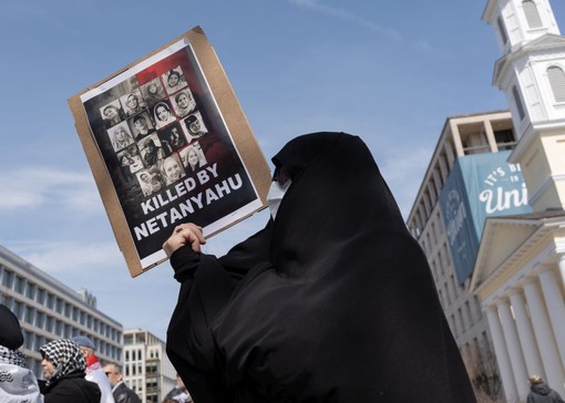 Iran, Pasdaran “Daremo la caccia a Netanyahu e lo uccideremo”