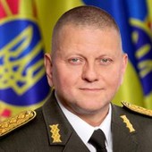 Ucraina, Zaluzhnyi annuncia a Zelensky l'intenzione di candidarsi alle presidenziali Ucraina, Zaluzhnyi annuncia a Zelensky l'intenzione di candidarsi alle presidenziali