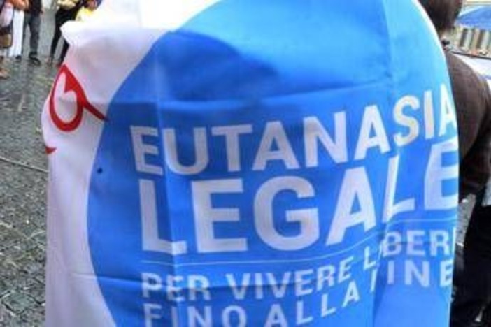 Nuovo suicidio assistito in Italia, in Lombardia muore 55enne affetto da sclerosi multipla