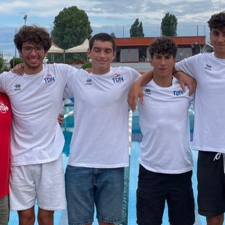 da sinistra Il tecnico Paolo Ruscello, Filippo Ponassi, Davide Principato, Stefano Cannella e Tommaso Dadone.