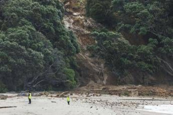 Frana in Nuova Zelanda, morta la 15enne avellinese Sharon Maccanico Frana in Nuova Zelanda, morta la 15enne avellinese Sharon Maccanico