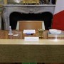 Francia, tra consultazioni e dimissioni: come funziona il Paese durante la crisi politica