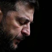 Trump insiste, Putin minaccia: Zelensky accerchiato sul piano Usa per l'Ucraina Trump insiste, Putin minaccia: Zelensky accerchiato sul piano Usa per l'Ucraina