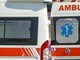 Ufficiale giudiziario bussa per sfrattarlo, lui si getta da sesto piano: morto 71enne