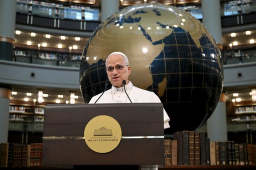 Il Papa ad Ankara “La Turchia sia fattore di stabilità per pace giusta” Il Papa ad Ankara “La Turchia sia fattore di stabilità per pace giusta”
