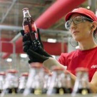 Coca-Cola, cresce impatto occupazionale: 30mila posti lungo la filiera Coca-Cola, cresce impatto occupazionale: 30mila posti lungo la filiera