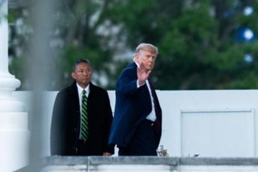 Trump contro il Senato sull'Iran: "Voto inutile". Il tycoon a picco nei sondaggi Trump contro il Senato sull'Iran: "Voto inutile". Il tycoon a picco nei sondaggi