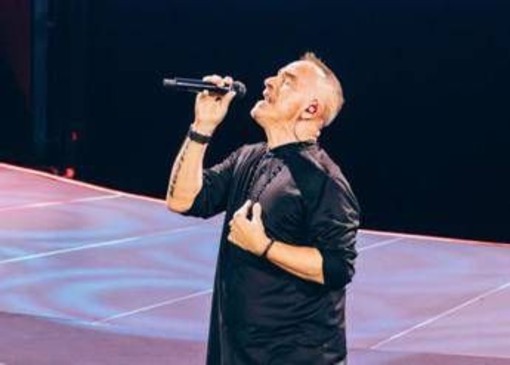 Eros Ramazzotti conquista San Siro con Giorgia, Max Pezzali e Elisa Eros Ramazzotti conquista San Siro con Giorgia, Max Pezzali e Elisa