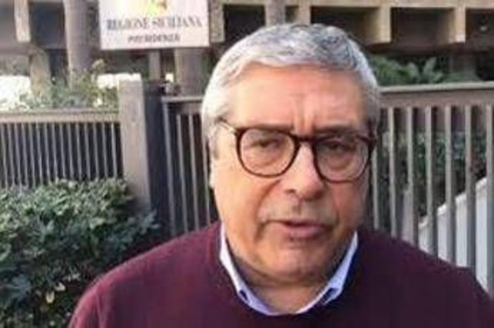 Cuffaro si dimette da segretario Dc Cuffaro si dimette da segretario Dc