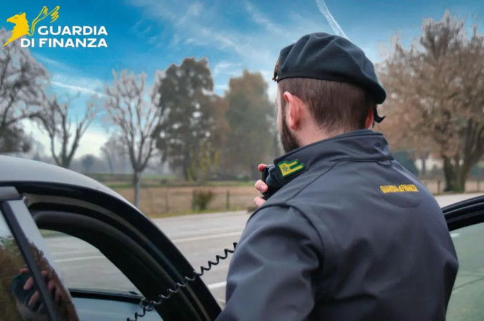 Intercettati sulla Pedemontana Veneta con 31 chili di hashish, un arresto Intercettati sulla Pedemontana Veneta con 31 chili di hashish, un arresto