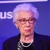 Addio a Eva Schloss, amica d'infanzia e sorellastra di Anne Frank Addio a Eva Schloss, amica d'infanzia e sorellastra di Anne Frank
