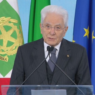 Mattarella “La scuola è aperta a tutti, deve unire e non lacerare”
