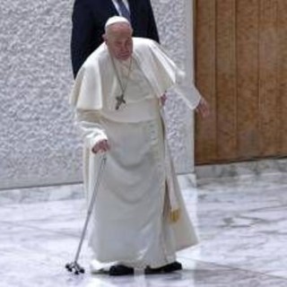 Papa Francesco, le visite a sorpresa: dal negozio di dischi alle case di Bruck e Bonino