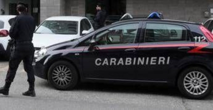Prato, sequestro nella comunità cinese: arrestati i carcerieri, scoperta la cantina-prigione Prato, sequestro nella comunità cinese: arrestati i carcerieri, scoperta la cantina-prigione