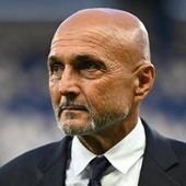 Spalletti: "Accetto la pressione e continuo ad allenare con la stessa determinazione" Spalletti: "Accetto la pressione e continuo ad allenare con la stessa determinazione"