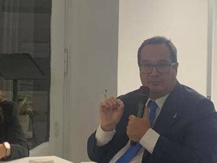 Durigon: &quot;Salario minimo per legge a 9 euro è imposizione al basso, la svilisce contrattazione&quot;