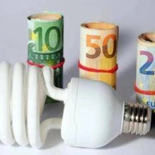Bolletta luce, nel terzo trimestre +1,9% per clienti vulnerabili in maggior tutela