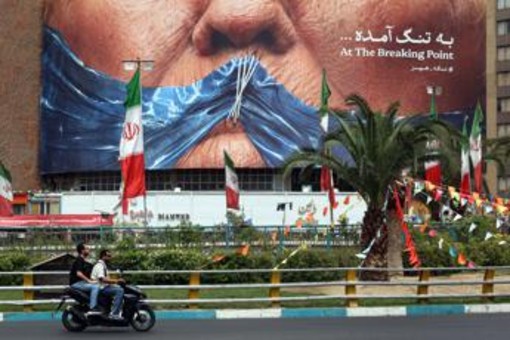 Iran-Usa, conto alla rovescia per l'accordo? Trump: "Firma imminente". Teheran frena Iran-Usa, conto alla rovescia per l'accordo? Trump: "Firma imminente". Teheran frena