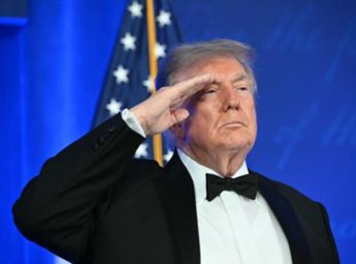 Iran-Usa, Trump ferma gli attacchi: chance per dialogo con Teheran Iran-Usa, Trump ferma gli attacchi: chance per dialogo con Teheran