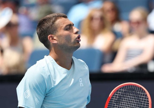 Cobolli rimonta Comesana nell’esordio agli Us Open, Bellucci travolge Piros Cobolli rimonta Comesana nell’esordio agli Us Open, Bellucci travolge Piros