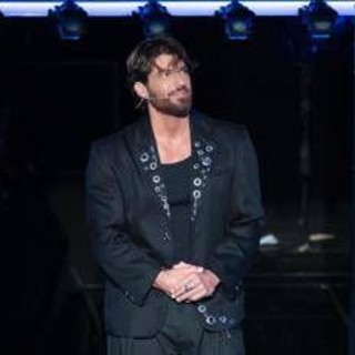 Can Yaman arrestato, confermata la presenza dell'attore turco a 'C'è Posta per Te' Can Yaman arrestato, confermata la presenza dell'attore turco a 'C'è Posta per Te'