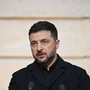 Ucraina, Zelensky vuole la pace: &quot;Sentiti i mediatori Usa&quot;. Domani vede Starmer, Macron e Merz