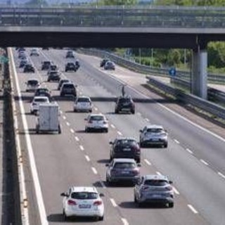 Prime partenze per le vacanze, traffico in aumento per ultimo fine settimana di giugno