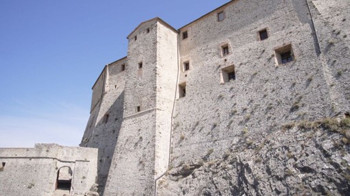 La fibra di Open Fiber abilita l’albergo diffuso nel borgo riminese di San Leo La fibra di Open Fiber abilita l’albergo diffuso nel borgo riminese di San Leo