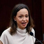 Maria Corina Machado torna in Venezuela dopo quasi un anno di esilio: "Sono qui. Con voi" Maria Corina Machado torna in Venezuela dopo quasi un anno di esilio: "Sono qui. Con voi"